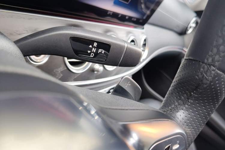 Used Mercedes-Benz E-Class 2019 Restyled E 300 L Sport Luxury Edition Gear Lever