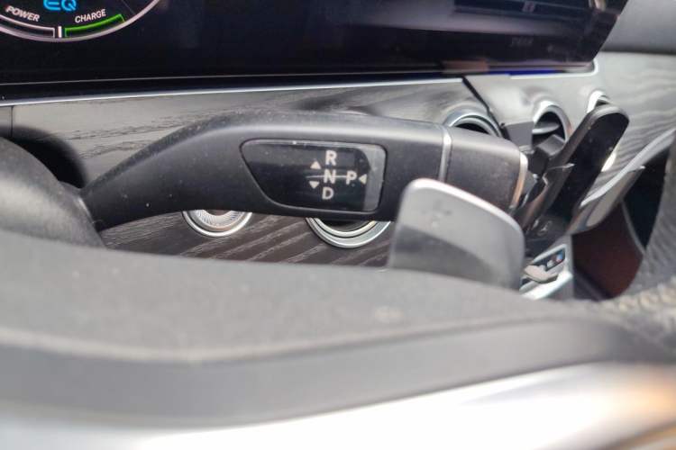 Used Mercedes-Benz E-Class 2019 E 260 L Sport Edition Gear Lever