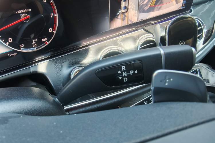 Used Mercedes-Benz E-Class 2019 E 300 L Sport Luxury Edition Gear Lever