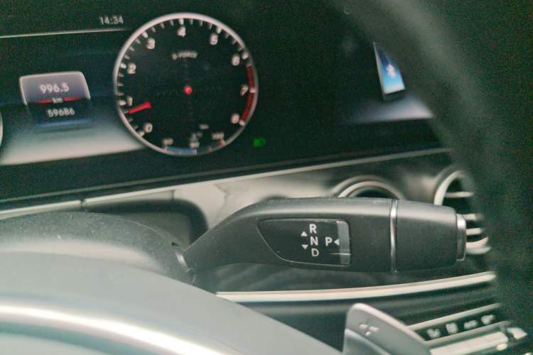 Used Mercedes-Benz E-Class 2019 E 300 L Sporty and Stylish Model Gear Lever