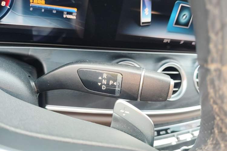 Used Mercedes-Benz E-Class 2019 Restyled E 300 L Sport Luxury Edition Gear Lever