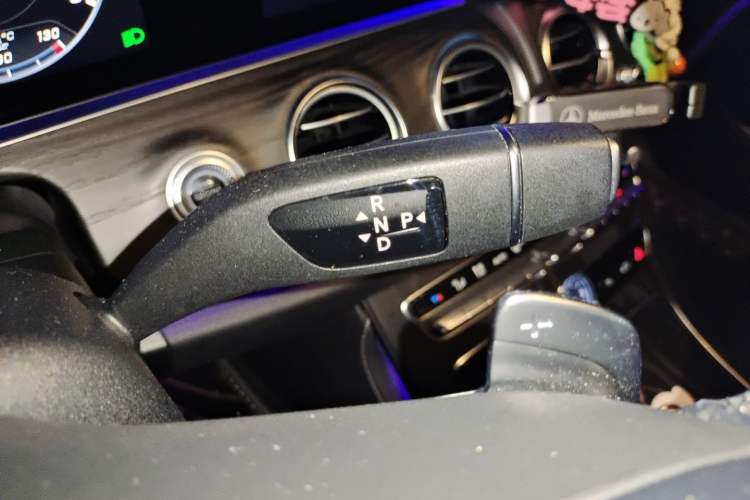 Used Mercedes-Benz E-Class 2019 Restyled E 300 L Sporty and Stylish Edition Gear Lever