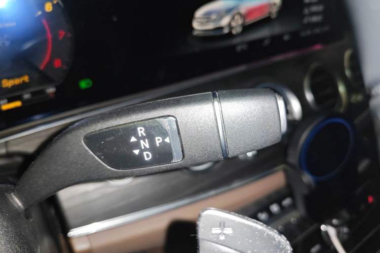 Used Mercedes-Benz E-Class 2019 Restyled E 300 L Sport Luxury Edition Gear Lever