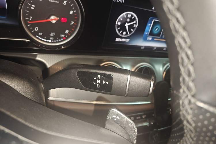 Used Mercedes-Benz E-Class 2019 E 200 Sport Edition Gear Lever