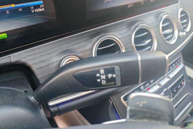 Used Mercedes-Benz E-Class 2019 E 260 L Sport Edition Gear Lever