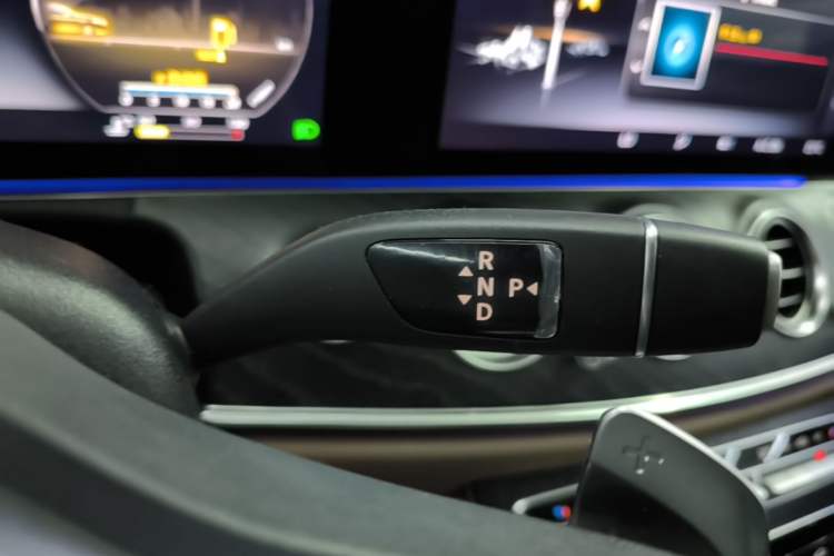 Used Mercedes-Benz E-Class 2019 E 200 L Sport 4MATIC Gear Lever