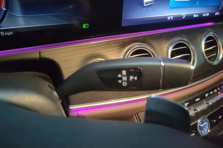 Used Mercedes-Benz E-Class 2019 Restyled E 300 L Sport Luxury Edition Gear Lever