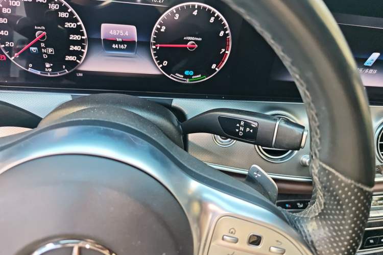 Used Mercedes-Benz E-Class 2019 E 260 Sport Edition 4MATIC Gear Lever