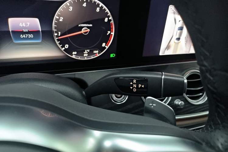 Used Mercedes-Benz E-Class 2019 Restyled E 300 L Sporty and Stylish Edition Gear Lever