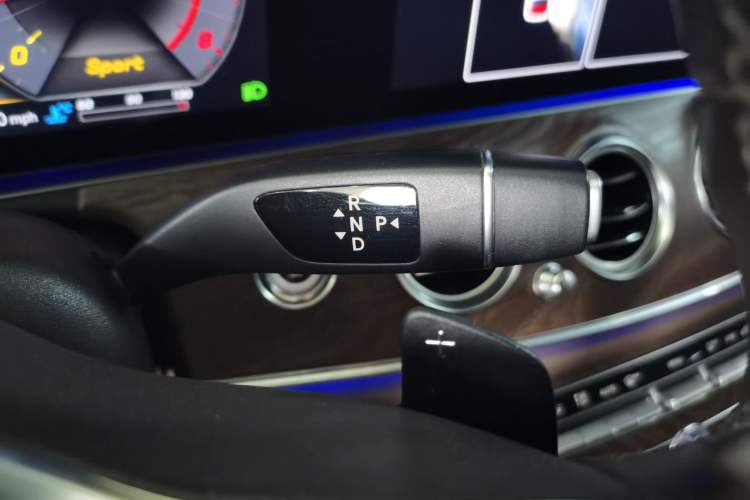 Used Mercedes-Benz E-Class 2019 Facelifted E 300 L Stylish Version Gear Lever