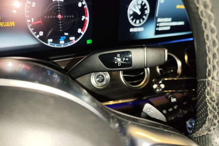 Used Mercedes-Benz E-Class 2019 Restyled E 300 L Sporty and Stylish Edition Gear Lever