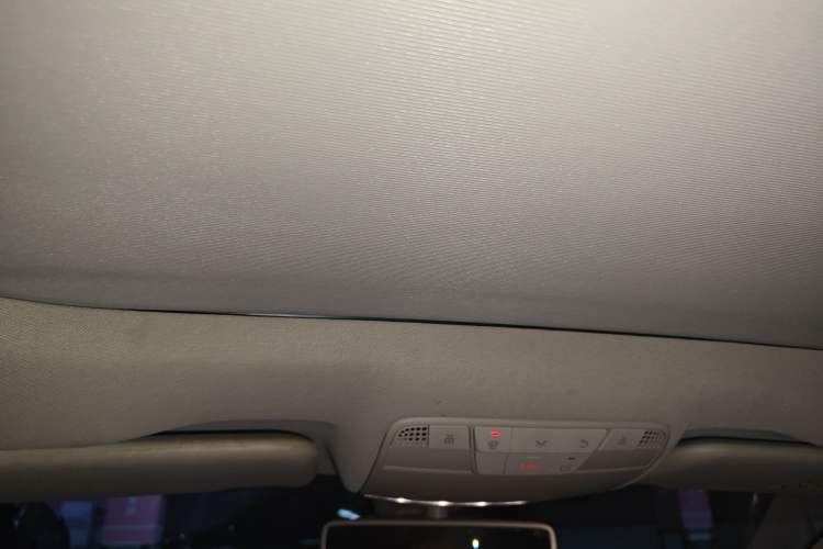 Used Mercedes-Benz E-Class 2019 E 200 L Sport Edition Headliner
