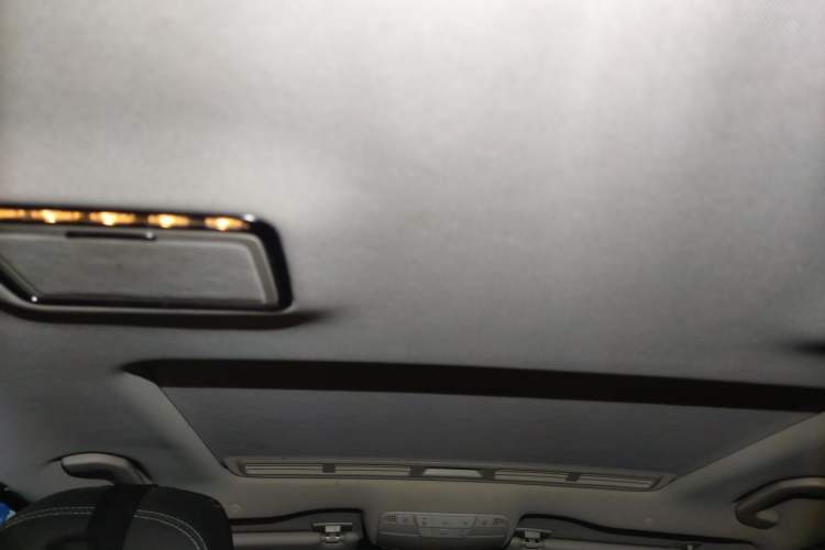 Used Mercedes-Benz E-Class 2019 E 260 L Sport 4MATIC Headliner
