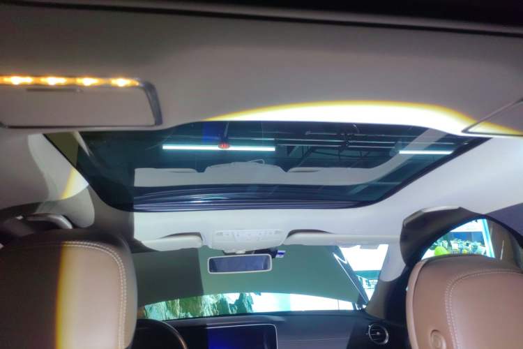 Used Mercedes-Benz E-Class 2019 Facelifted E 300 L Stylish Version Headliner