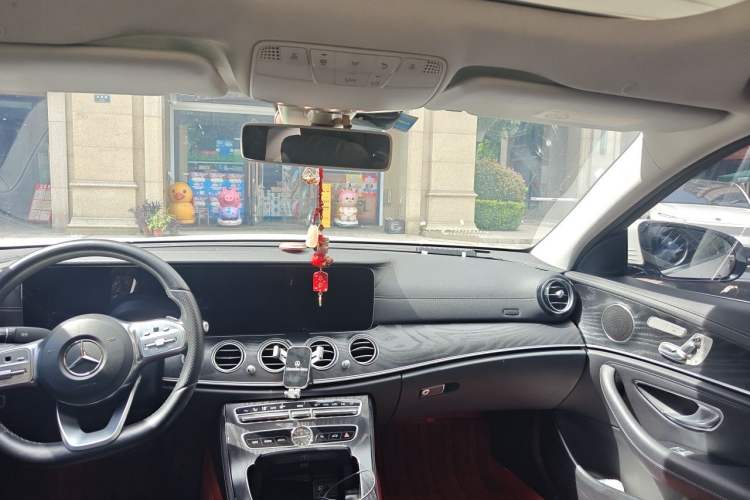 Used Mercedes-Benz E-Class 2019 E 300 L Sporty and Stylish Model Headliner