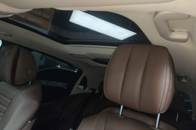 Used Mercedes-Benz E-Class 2019 Restyled E 300 L Sport Luxury Edition Headliner