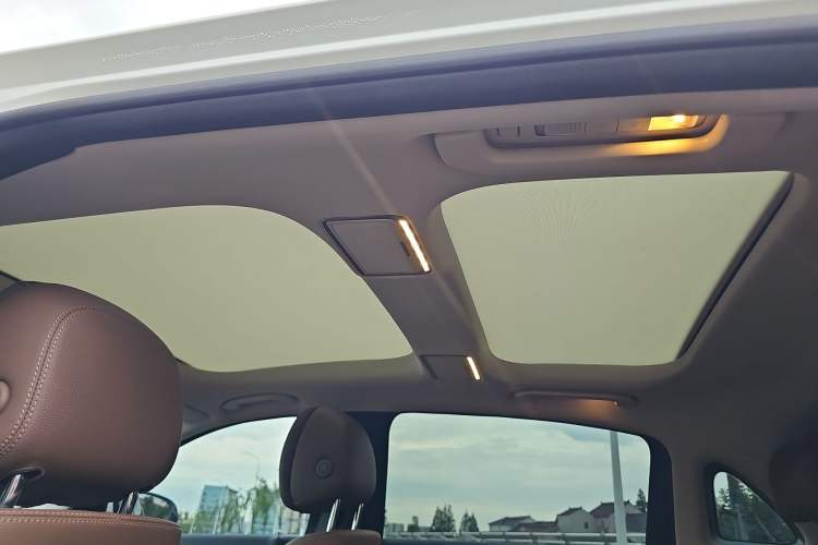 Used Mercedes-Benz E-Class 2019 Restyled E 300 L Sporty and Stylish Edition Headliner