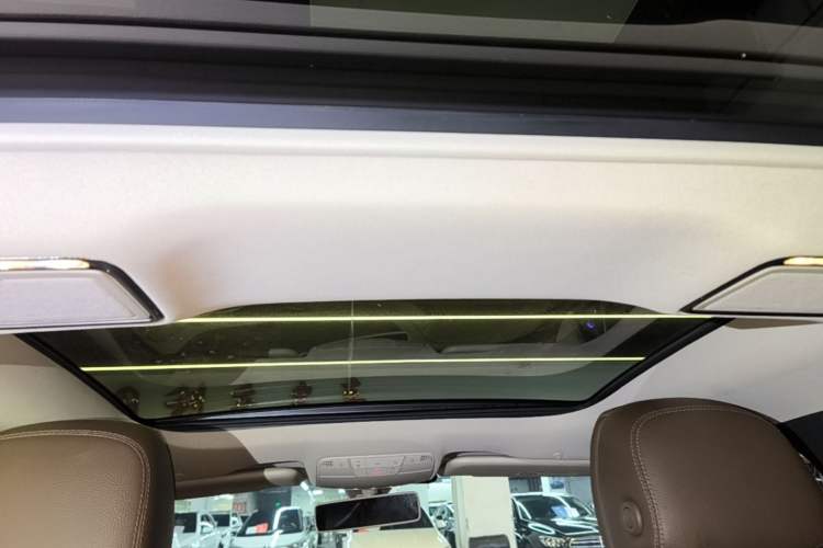 Used Mercedes-Benz E-Class 2019 E 300 L Sport Luxury Edition Headliner