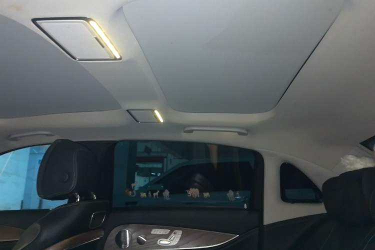 Used Mercedes-Benz E-Class 2019 Restyled E 300 L Luxury Edition Headliner