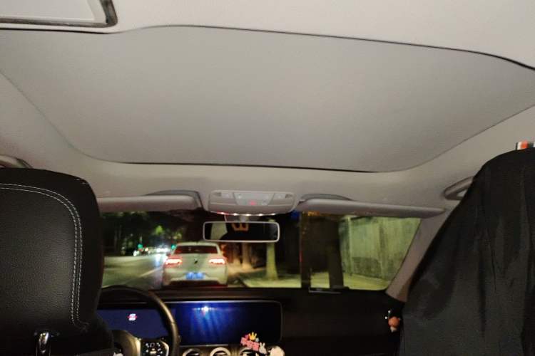 Used Mercedes-Benz E-Class 2019 Restyled E 300 L Sporty and Stylish Edition Headliner