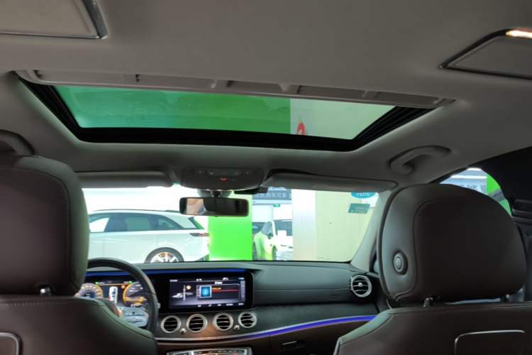Used Mercedes-Benz E-Class 2019 E 200 L Sport 4MATIC Headliner