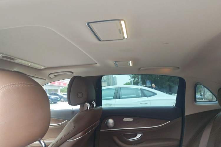 Used Mercedes-Benz E-Class 2019 E 260 L Headliner