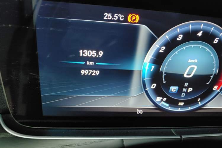 Used Mercedes-Benz E-Class 2019 Restyled E 300 L Sporty and Stylish Edition Instrument Cluster