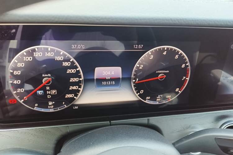 Used Mercedes-Benz E-Class 2019 Restyled E 300 L Sport Luxury Edition Instrument Cluster