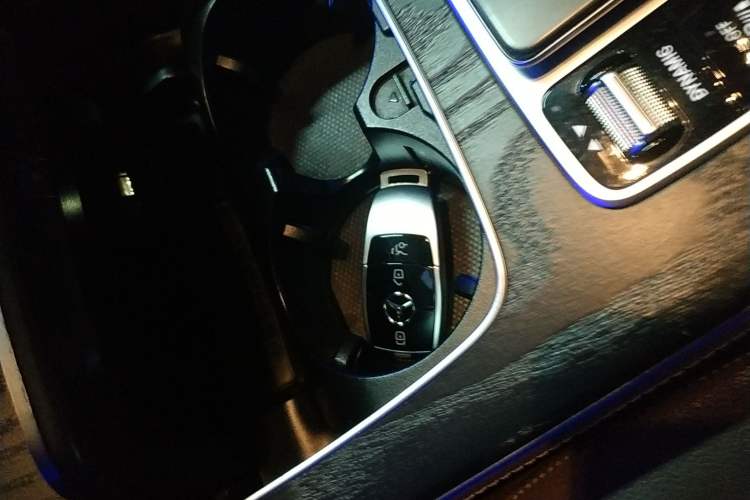 Used Mercedes-Benz E-Class 2019 Restyled E 300 L Sport Luxury Edition Interior 1