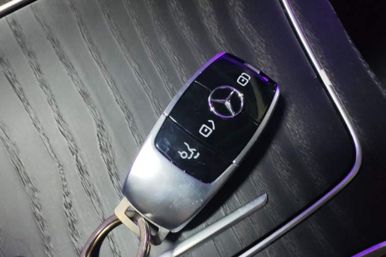 Used Mercedes-Benz E-Class 2019 E 260 L Sport 4MATIC Interior 1
