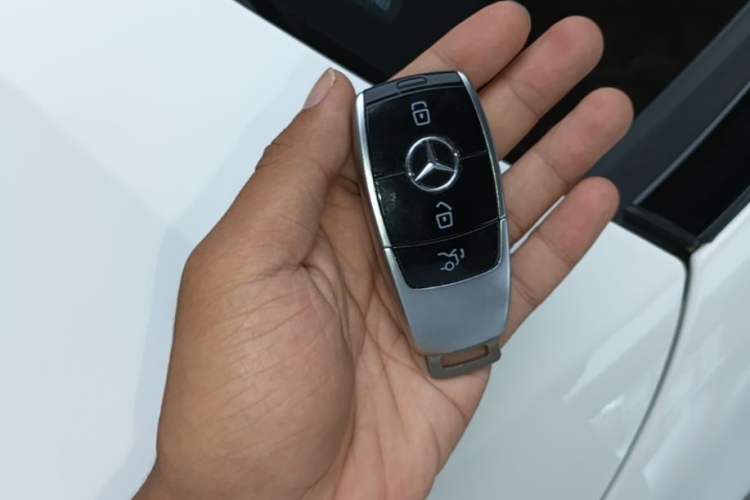 Used Mercedes-Benz E-Class 2019 E 200 Coupe Interior 1