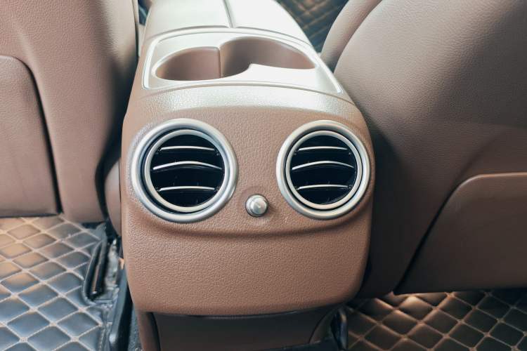 Used Mercedes-Benz E-Class 2019 E 300 L Sport Luxury Edition Interior 1