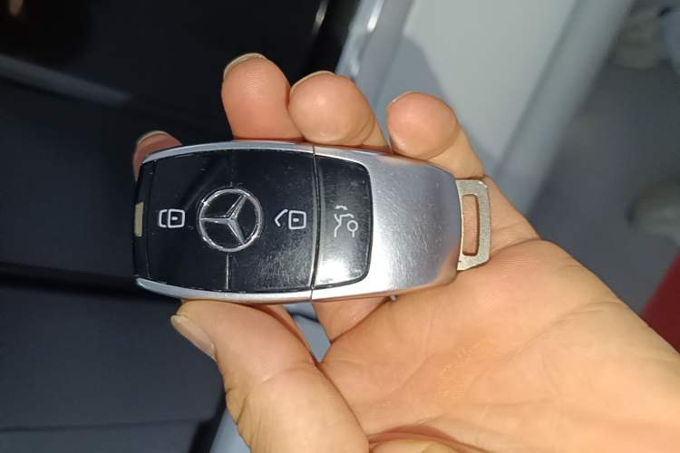 Used Mercedes-Benz E-Class 2019 E 260 L Sport Edition Interior 1