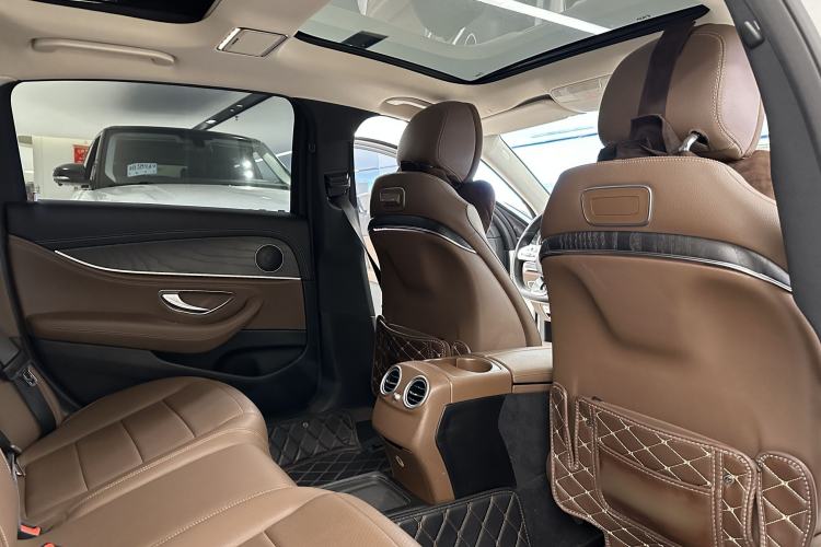 Used Mercedes-Benz E-Class 2019 Restyled E 300 L Sporty and Stylish Edition Interior 10
