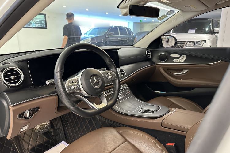 Used Mercedes-Benz E-Class 2019 Restyled E 300 L Sporty and Stylish Edition Interior 11