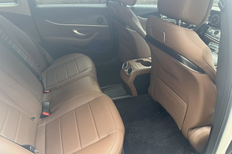 Used Mercedes-Benz E-Class 2019 E 200 L Sport Edition Interior 11
