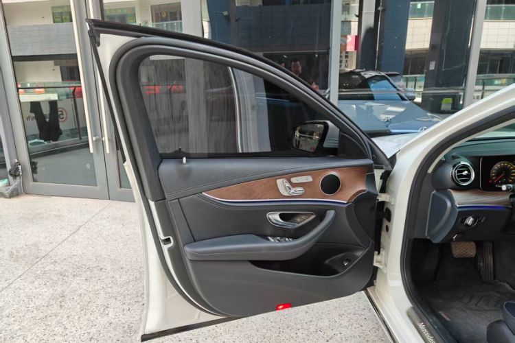 Used Mercedes-Benz E-Class 2019 E 300 L Stylish Model Interior 12