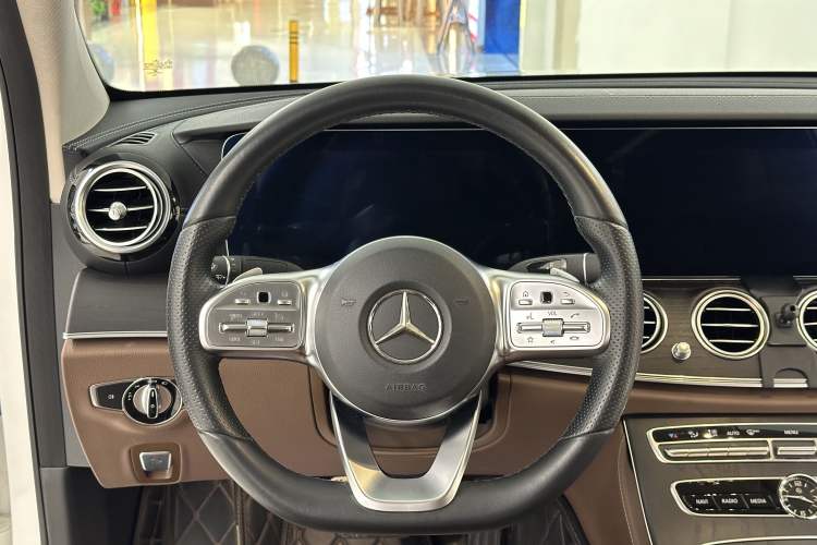 Used Mercedes-Benz E-Class 2019 Restyled E 300 L Sporty and Stylish Edition Interior 12