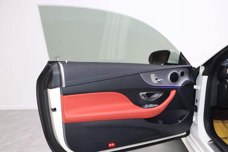 Used Mercedes-Benz E-Class 2019 E 200 Coupe Interior 2