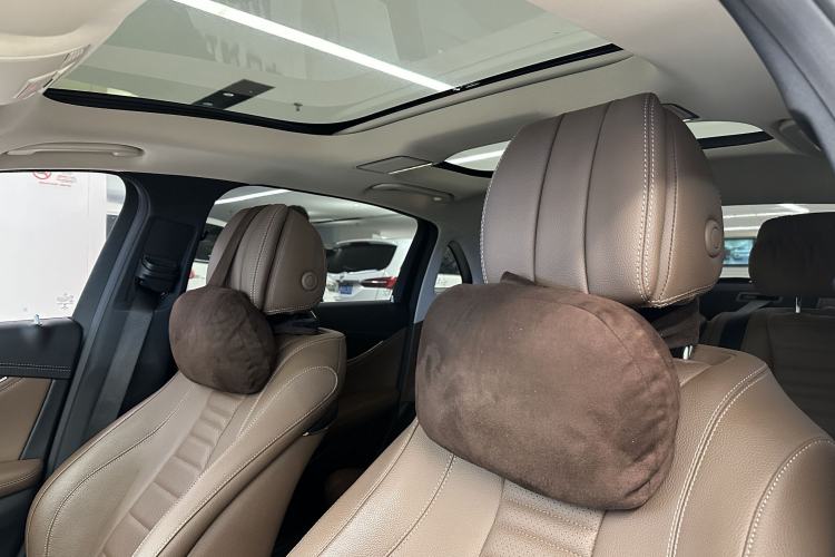 Used Mercedes-Benz E-Class 2019 Restyled E 300 L Sporty and Stylish Edition Interior 3