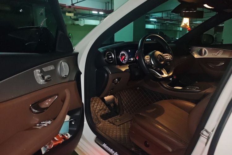 Used Mercedes-Benz E-Class 2019 E 200 Sport Edition Interior 3