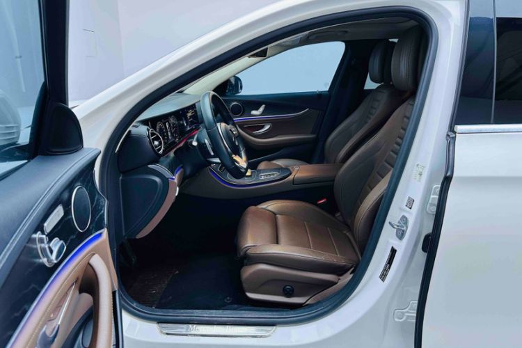 Used Mercedes-Benz E-Class 2019 E 200 L Sport Edition Interior 3