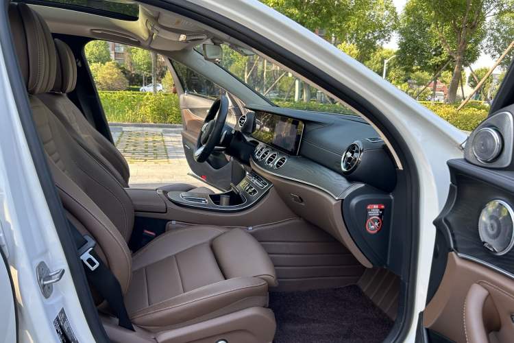 Used Mercedes-Benz E-Class 2019 E 200 L Sport Edition Interior 4
