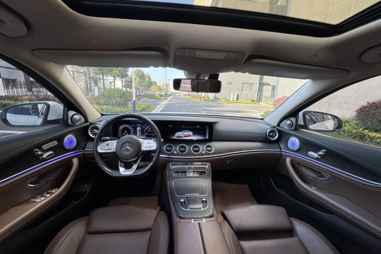 Used Mercedes-Benz E-Class 2019 E 260 L Sport Edition Interior 4