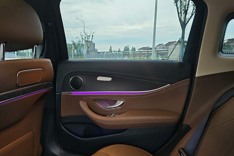 Used Mercedes-Benz E-Class 2019 Restyled E 300 L Sporty and Stylish Edition Interior 4