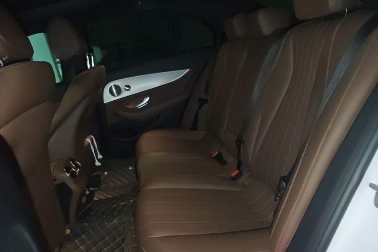 Used Mercedes-Benz E-Class 2019 E 200 Sport Edition Interior 4