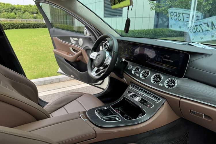 Used Mercedes-Benz E-Class 2019 Restyled E 300 L Sporty and Stylish Edition Interior 4
