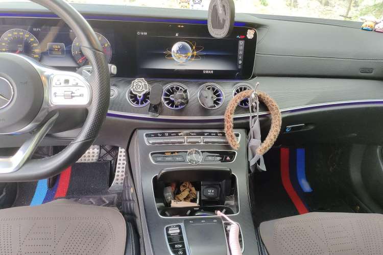 Used Mercedes-Benz E-Class 2019 E 200 4MATIC Coupe Interior 5