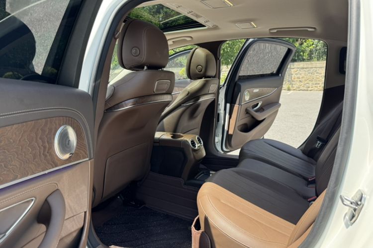 Used Mercedes-Benz E-Class 2019 E 200 L Interior 7