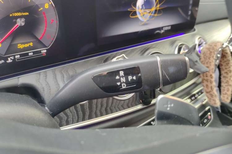 Used Mercedes-Benz E-Class 2019 E 200 4MATIC Coupe Interior 7